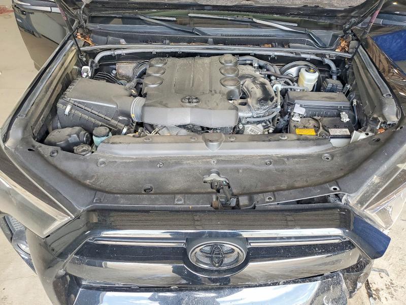 2022 TOYOTA 4RUNNER SR5 PREMIUM — Фото 11 из 12
