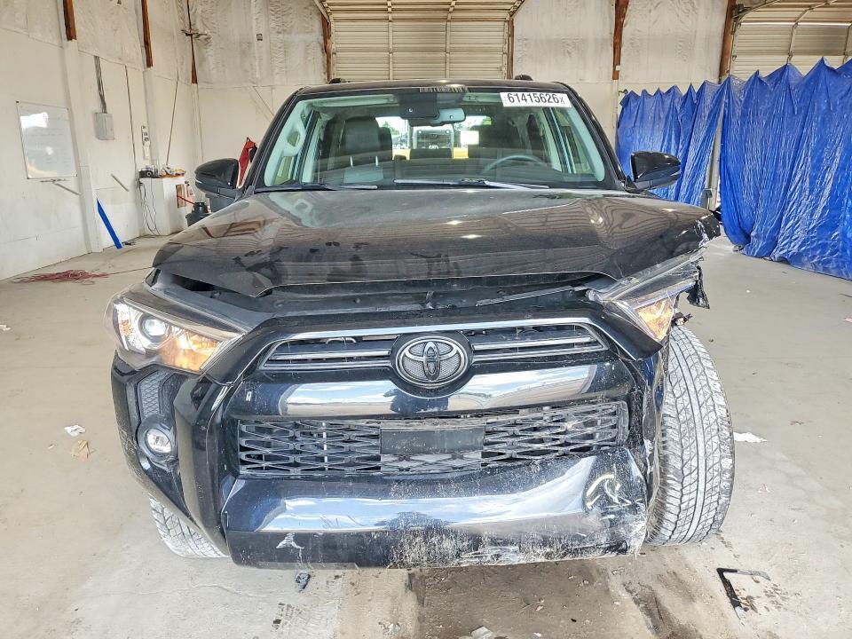 2022 TOYOTA 4RUNNER SR5 PREMIUM — Фото 5 из 12