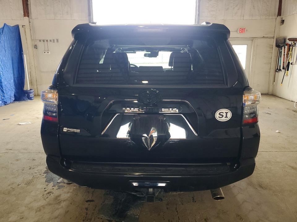 2022 TOYOTA 4RUNNER SR5 PREMIUM — Фото 6 из 12