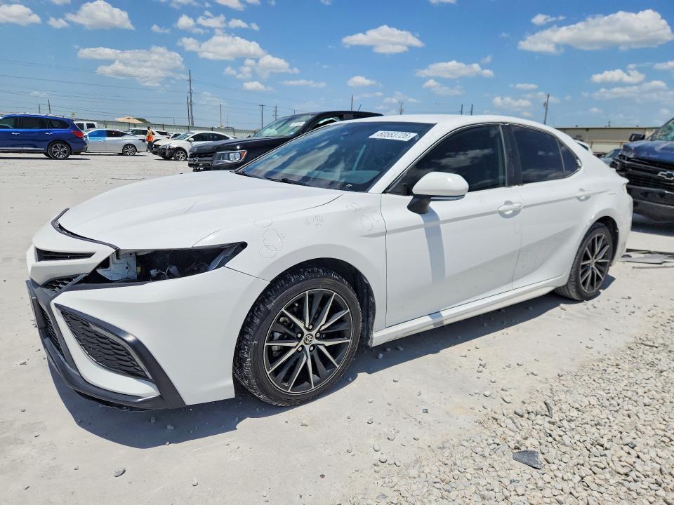 4T1G11AK4NU663066 2022 TOYOTA CAMRY photo no. 1