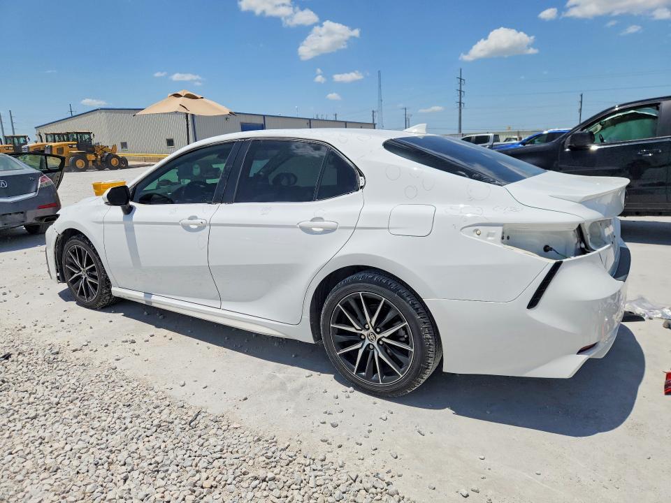 4T1G11AK4NU663066 2022 TOYOTA CAMRY photo no. 2