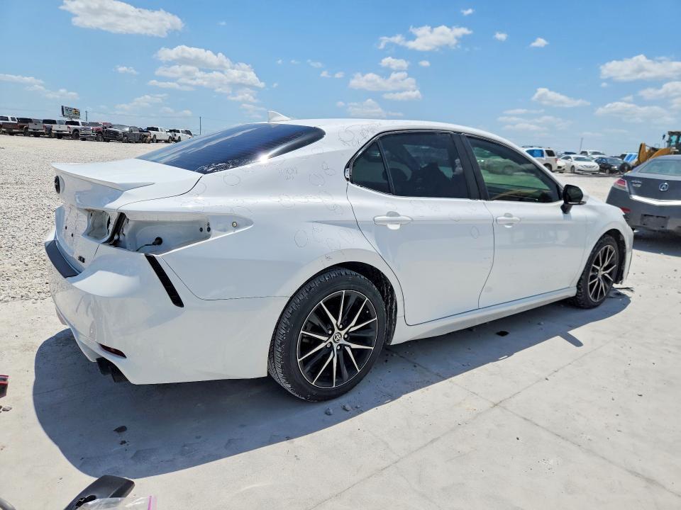 4T1G11AK4NU663066 2022 TOYOTA CAMRY photo no. 3