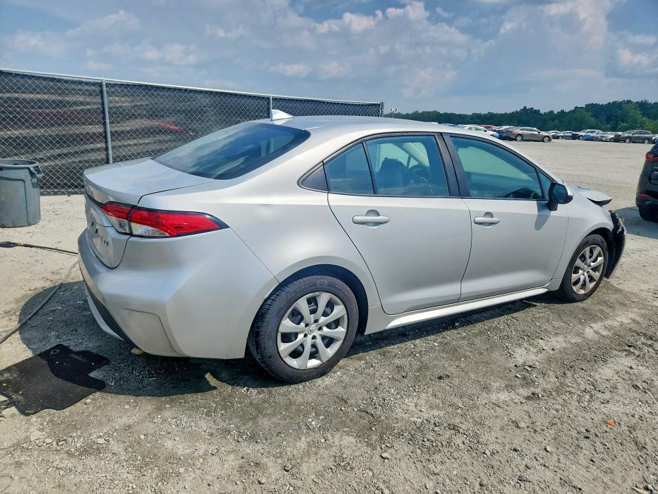 2022 TOYOTA COROLLA LE — Фото 3 из 13