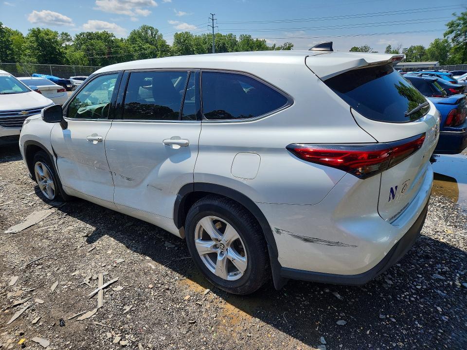 2022 TOYOTA HIGHLANDER LE — Фото 2 из 12