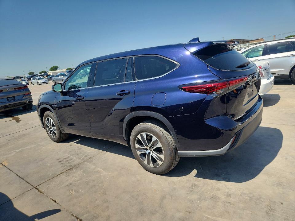 2022 TOYOTA HIGHLANDER HYBRID XLE — Фото 2 из 12
