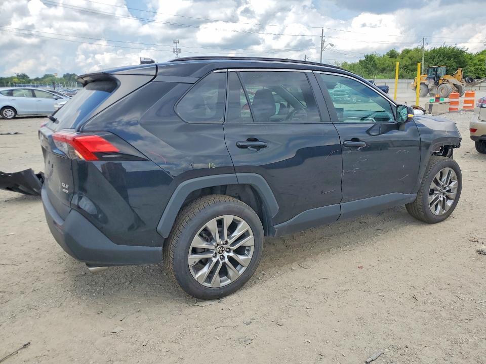 2022 TOYOTA RAV4 XLE PREMIUM — Фото 3 из 14