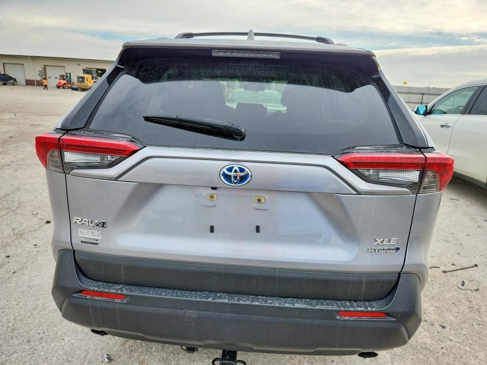 2022 TOYOTA RAV4 XLE — Фото 6 из 13