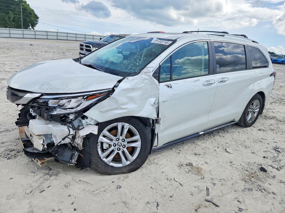 2022 TOYOTA SIENNA LIMITED 7-PASSENGER