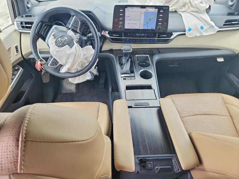 2022 TOYOTA SIENNA LIMITED 7-PASSENGER — Фото 8 из 12
