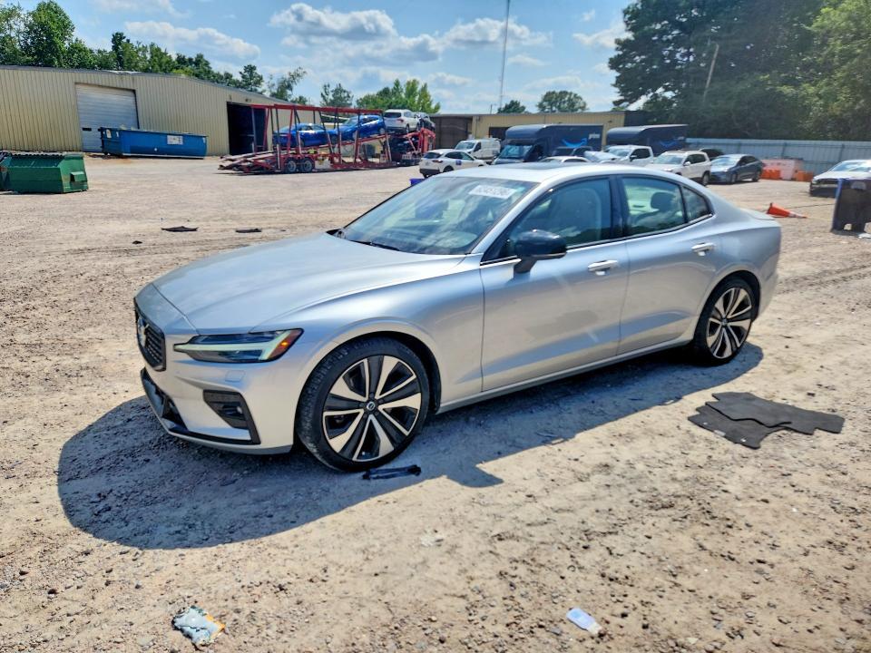2022 VOLVO S60 B5 MOMENTUM