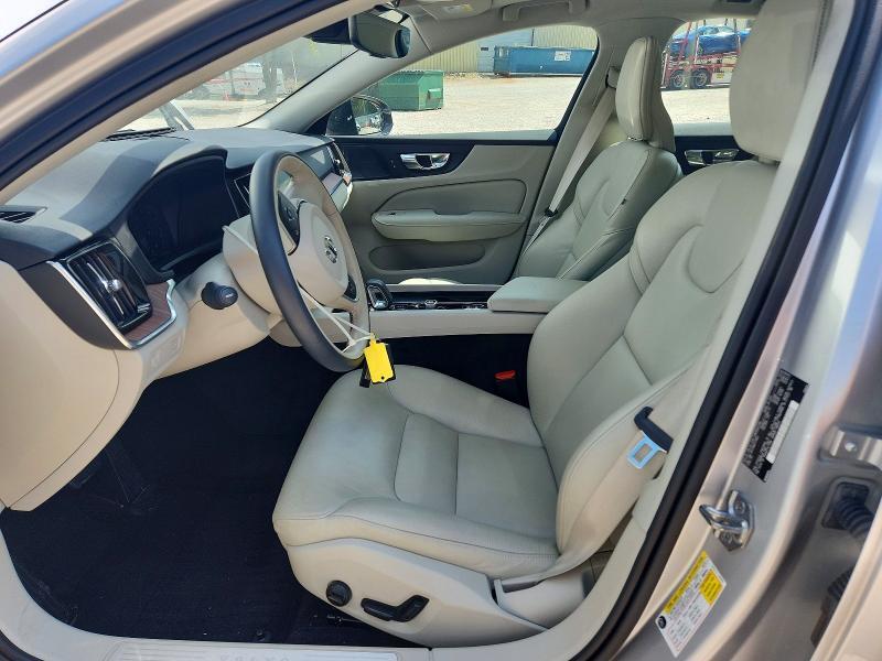 2022 VOLVO S60 B5 MOMENTUM — Фото 7 из 12
