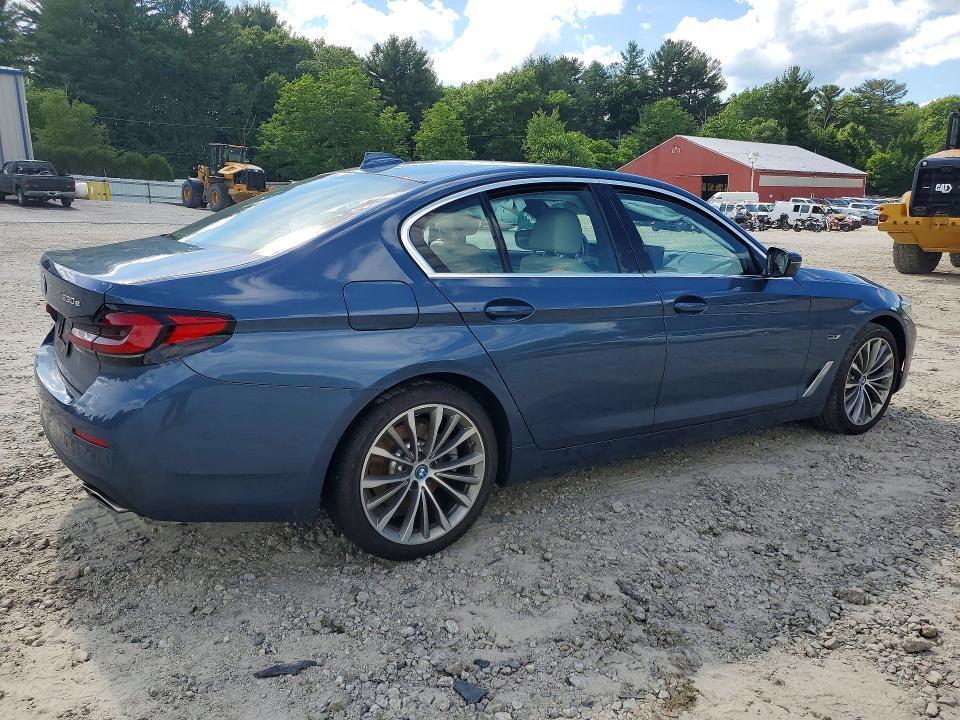2023 BMW 530XE — Фото 3 из 12