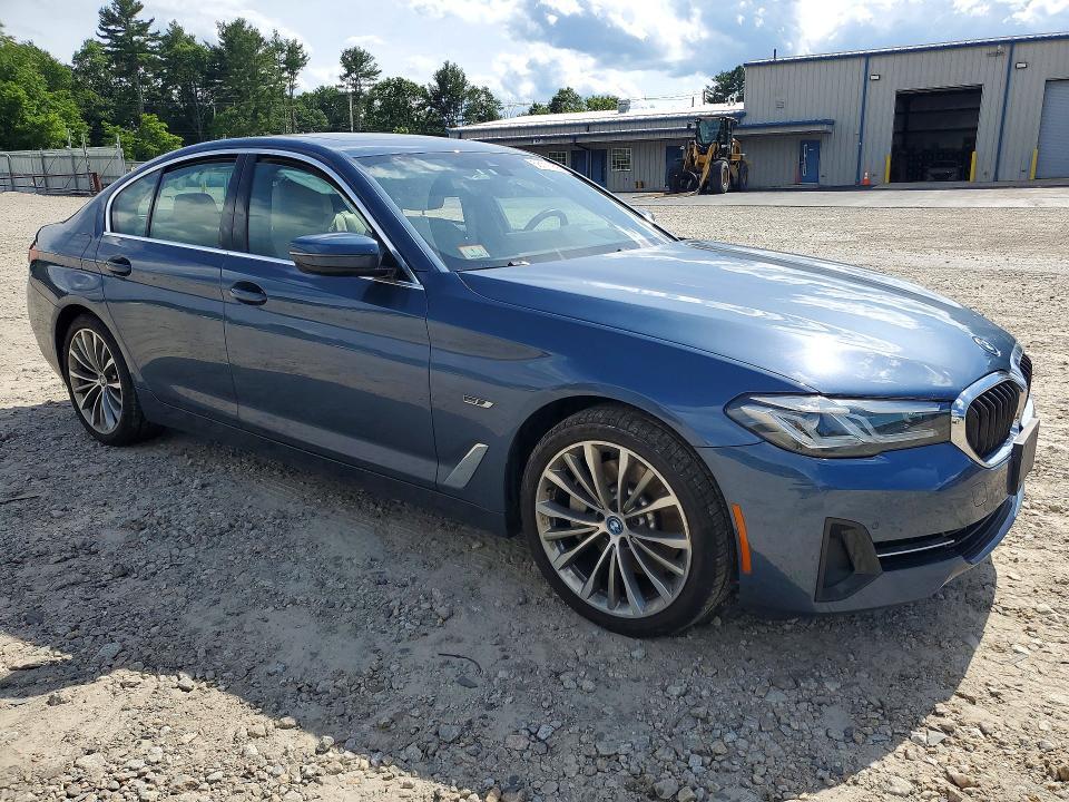 2023 BMW 530XE — Фото 4 из 12