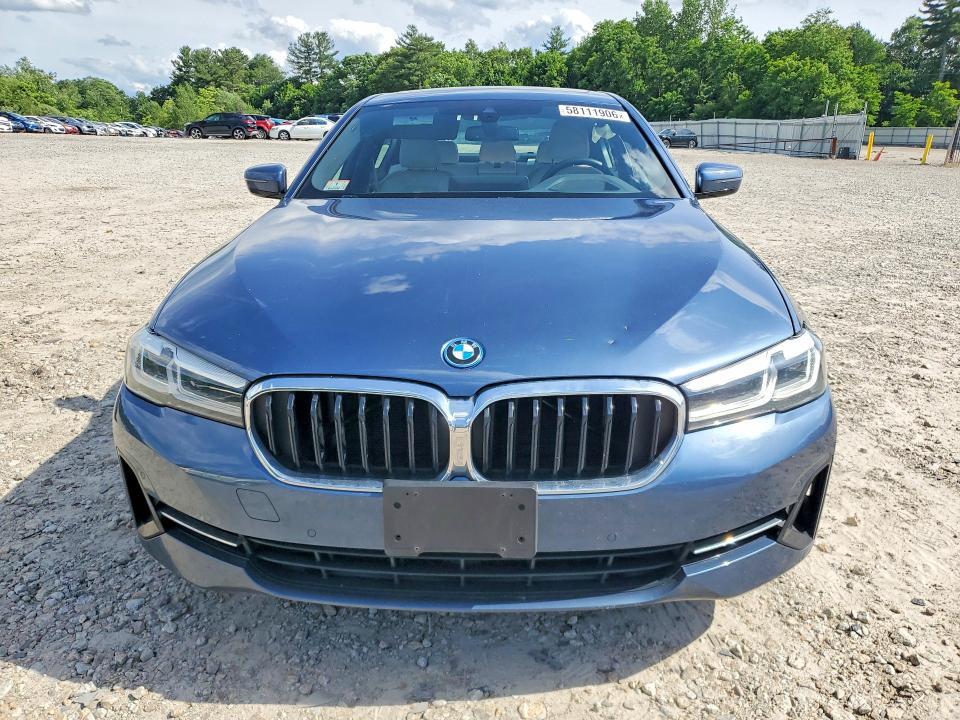 2023 BMW 530XE — Фото 5 из 12