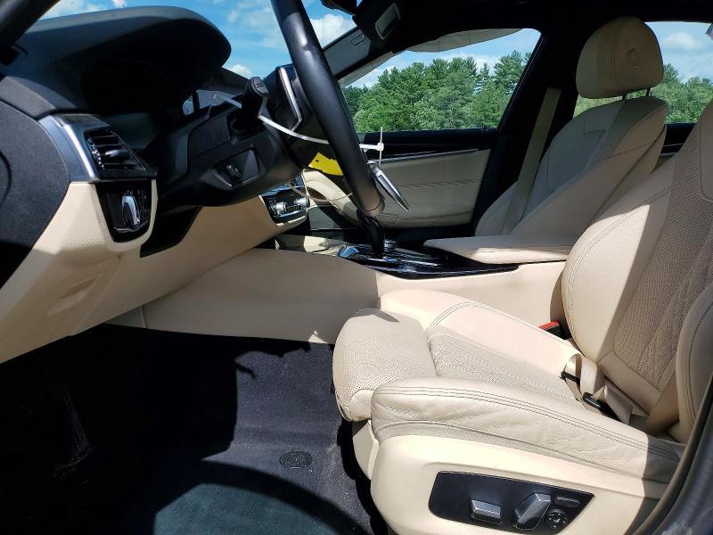2023 BMW 530XE — Фото 7 из 12