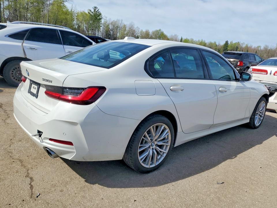 2023 BMW 330XI — Фото 3 из 12