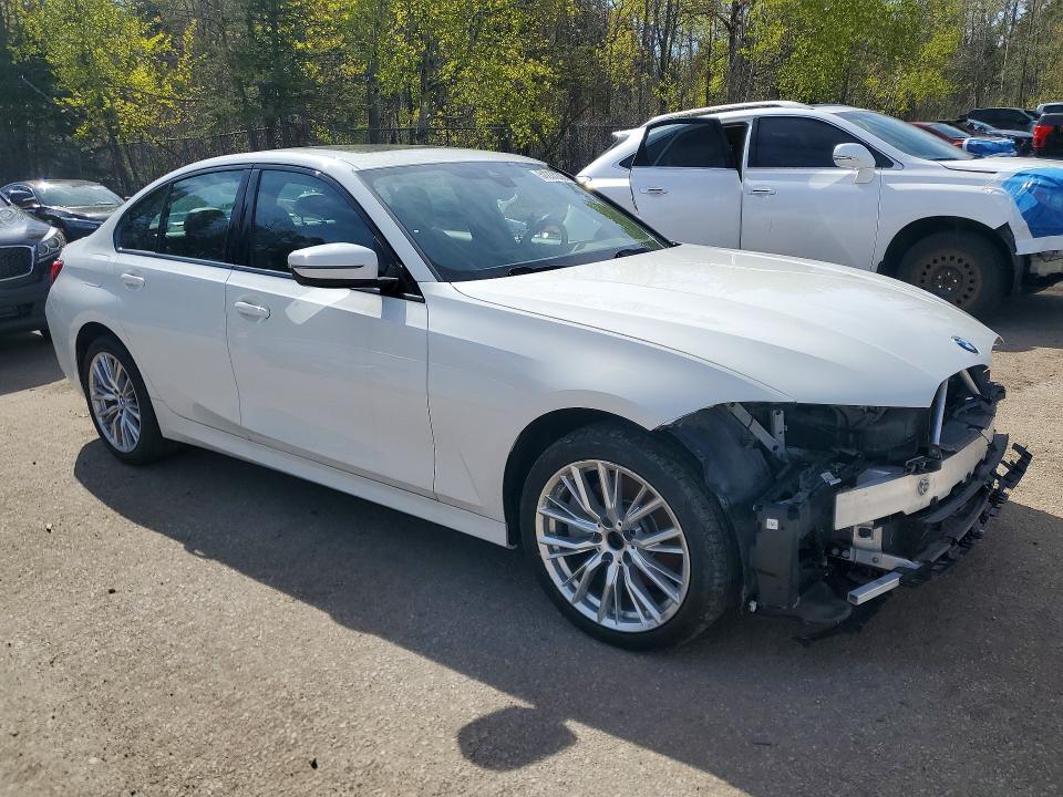 2023 BMW 330XI — Фото 4 из 12