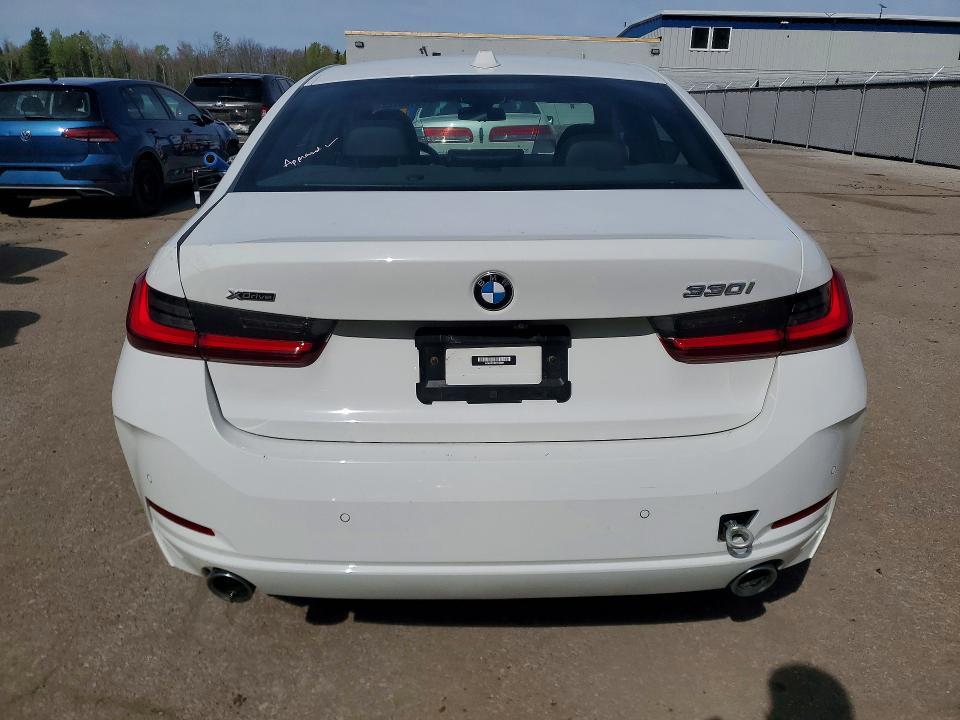 2023 BMW 330XI — Фото 6 из 12