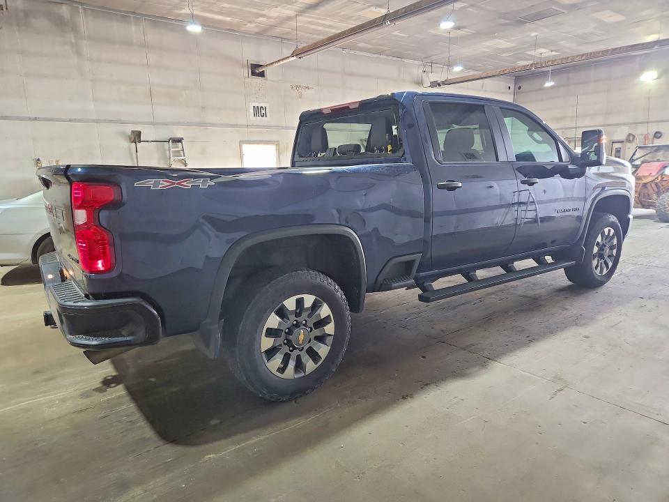 2023 CHEVROLET SILVERADO K2500 CUSTOM — Фото 3 из 12