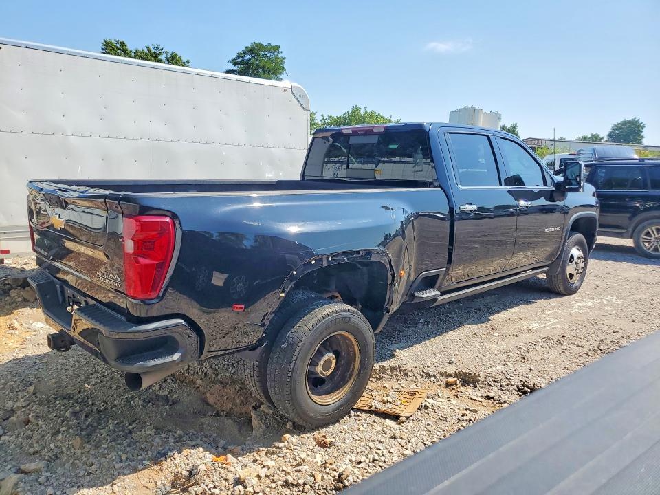 2023 CHEVROLET SILVERADO K3500 HIGH COUNTRY — Фото 3 из 13