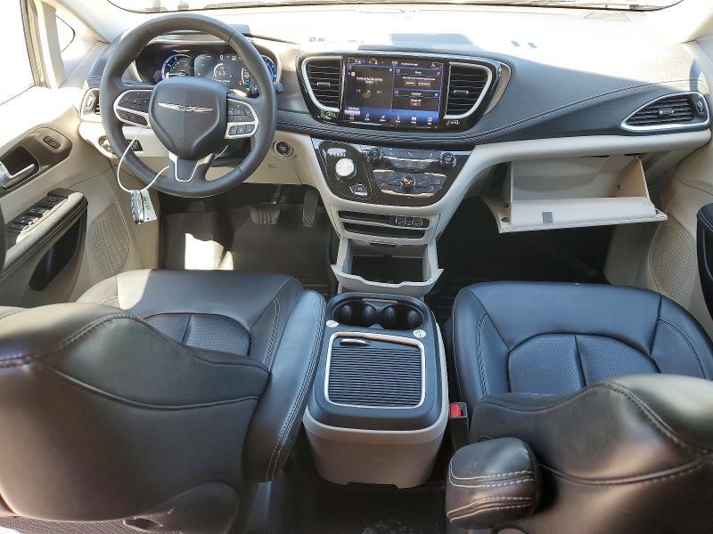 2023 CHRYSLER PACIFICA HYBRID TOURING L — Фото 8 из 14