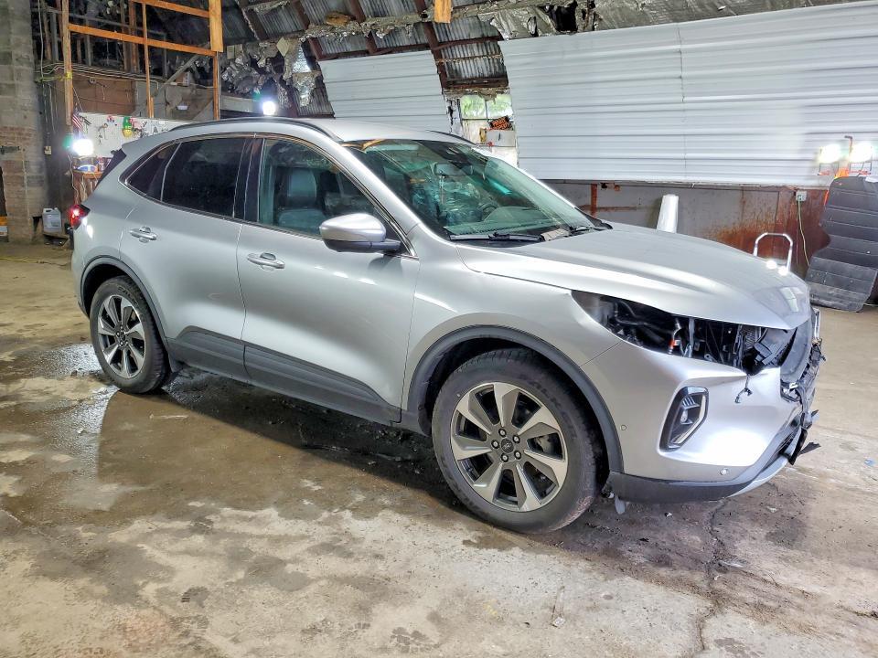 2023 FORD ESCAPE PLATINUM — Фото 4 из 13