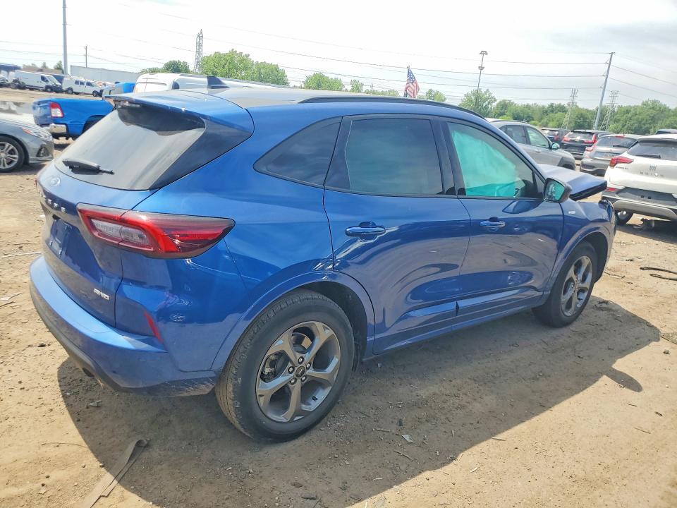 2023 FORD ESCAPE — Фото 3 из 13