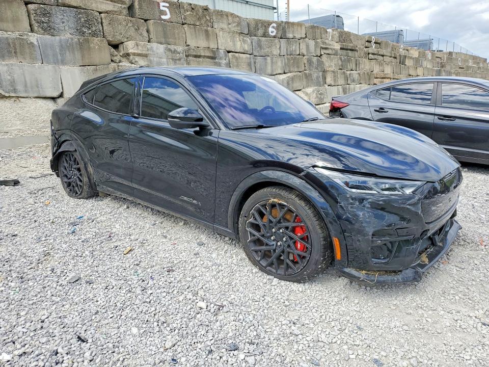 2023 FORD MUSTANG MACH-E GT — Фото 4 из 13