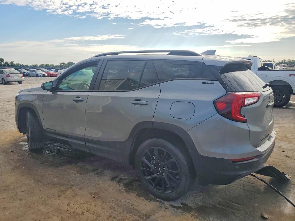2023 GMC TERRAIN SLE — Фото 2 из 13
