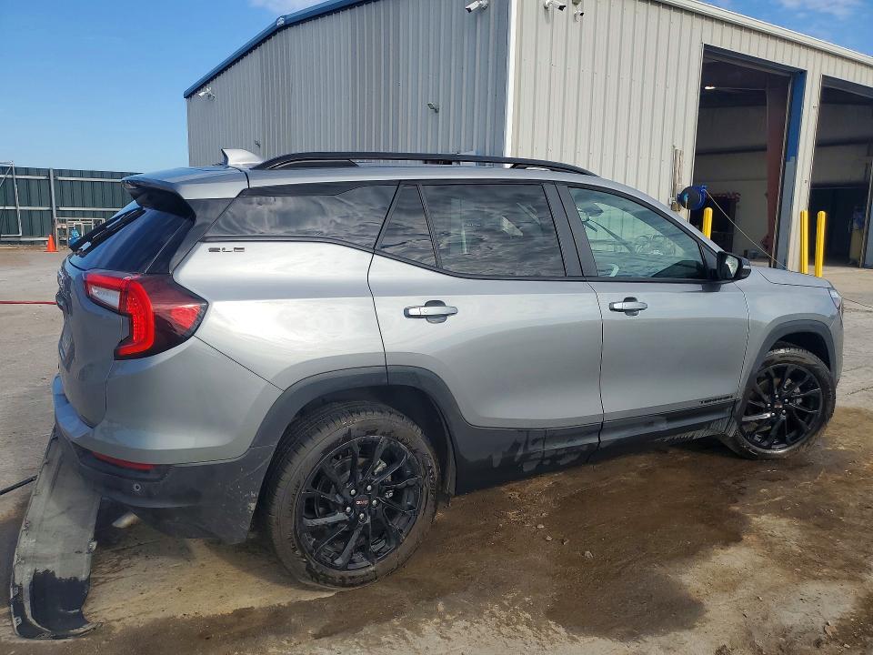 2023 GMC TERRAIN SLE — Фото 3 из 13