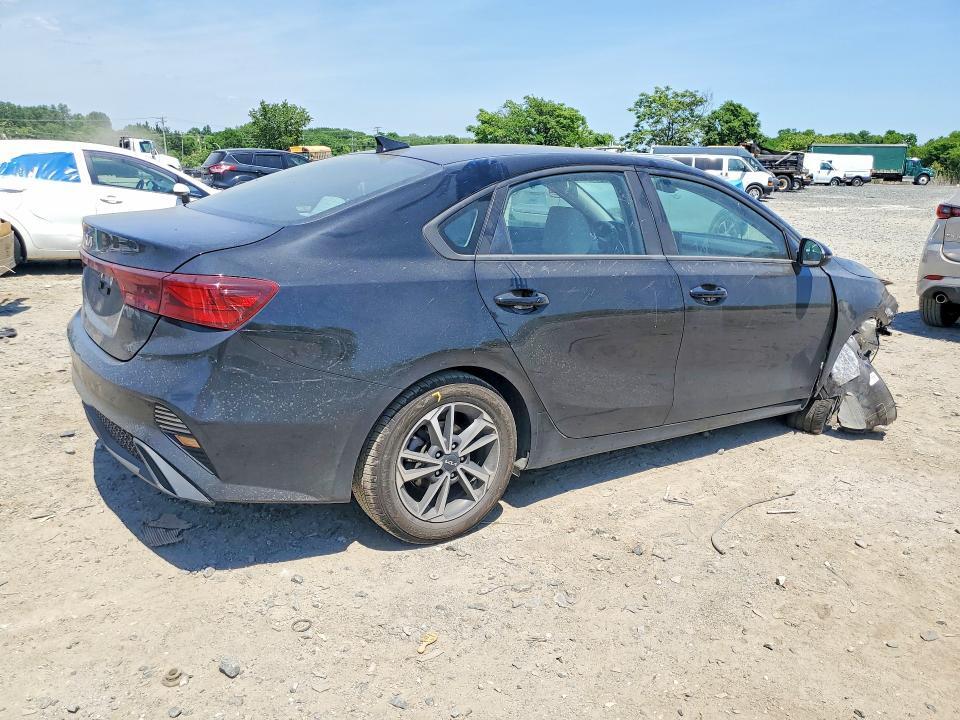 3KPF24AD2PE545597 2023 KIA FORTE photo no. 3