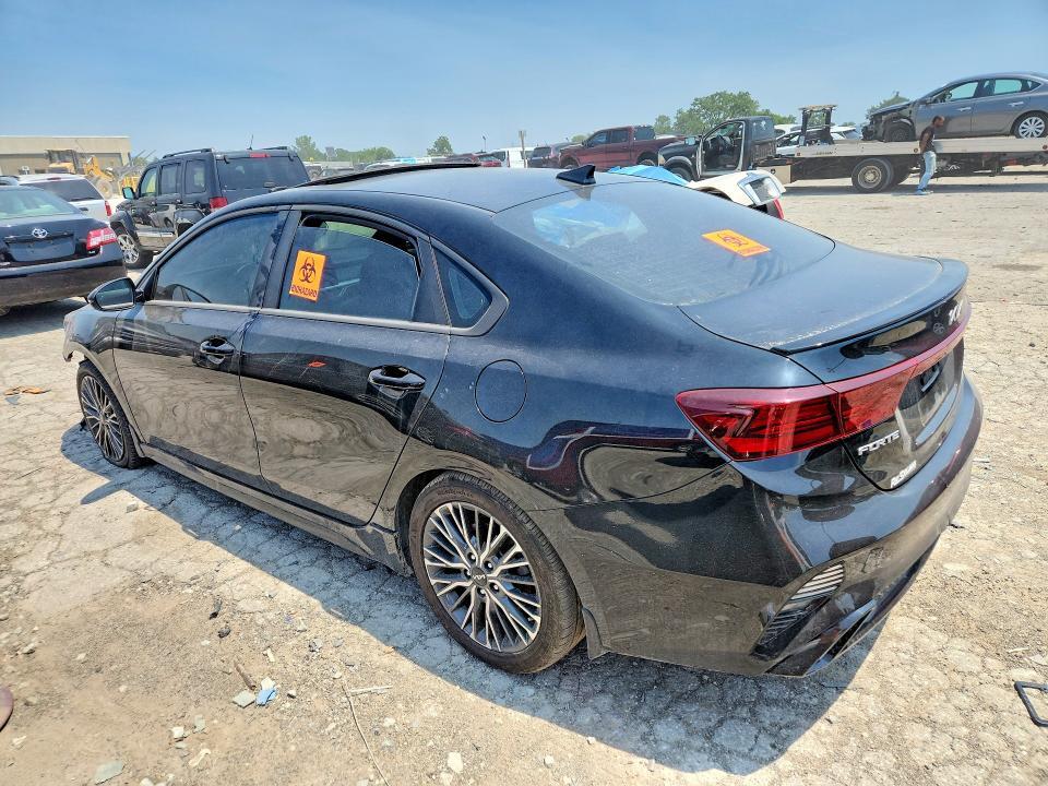2023 KIA FORTE GT LINE — Фото 2 из 12