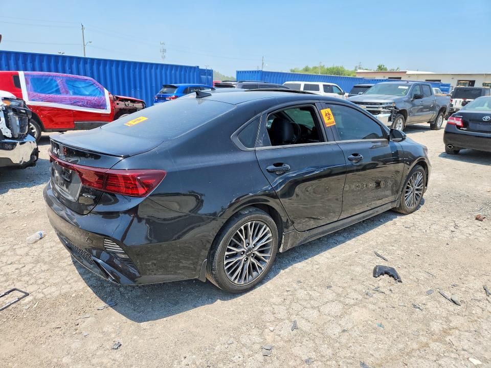 2023 KIA FORTE GT LINE — Фото 3 из 12