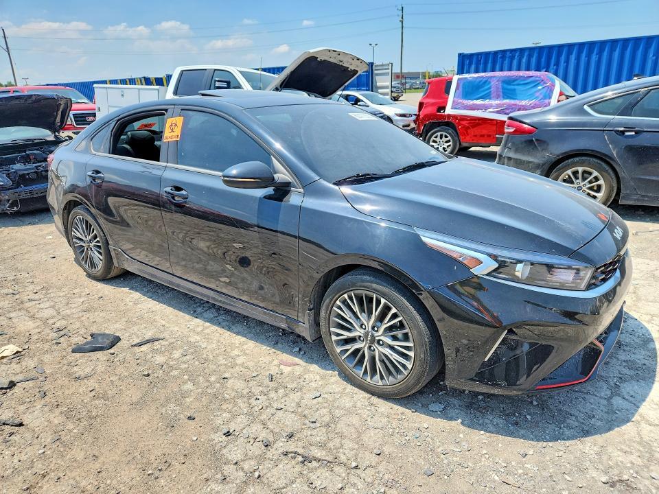 2023 KIA FORTE GT LINE — Фото 4 из 12
