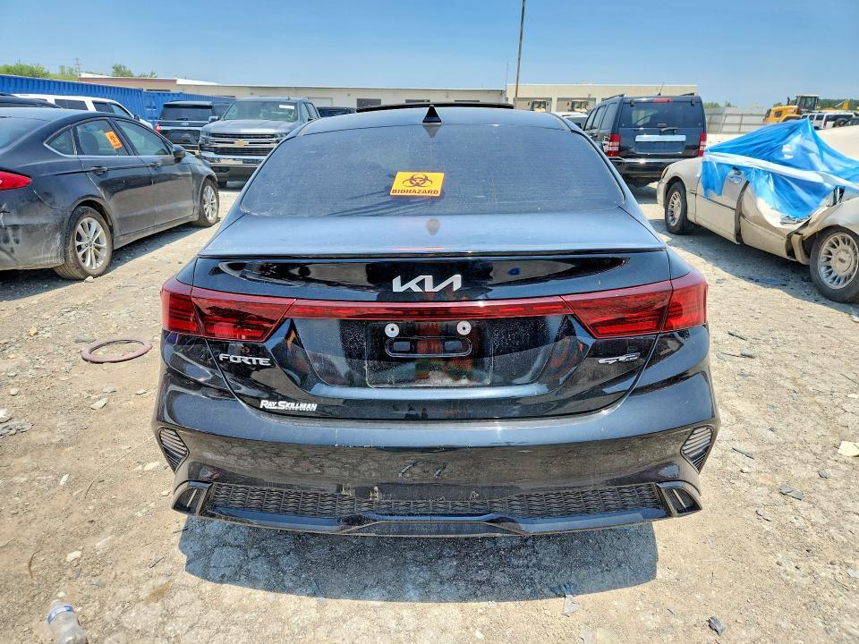 2023 KIA FORTE GT LINE — Фото 6 из 12
