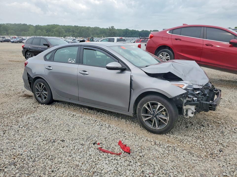2023 KIA FORTE LXS — Фото 4 из 12