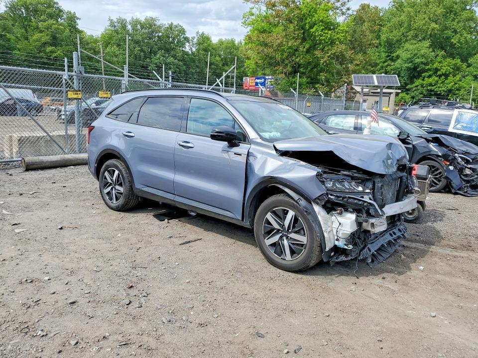2023 KIA SORENTO S — Фото 4 из 12