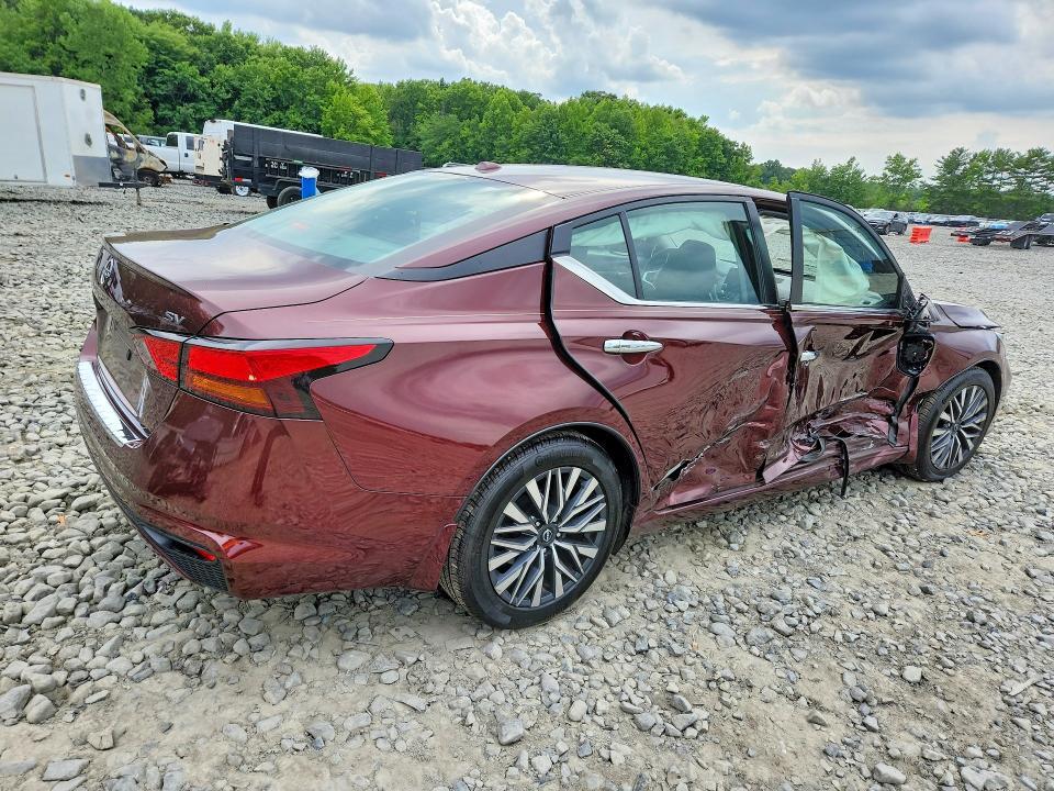2023 NISSAN ALTIMA SV — Фото 3 из 12