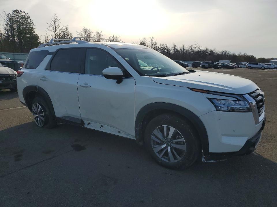 2023 NISSAN PATHFINDER SL — Фото 4 из 13