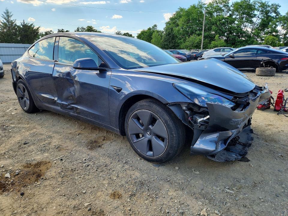 2023 TESLA MODEL 3 — Фото 4 из 13