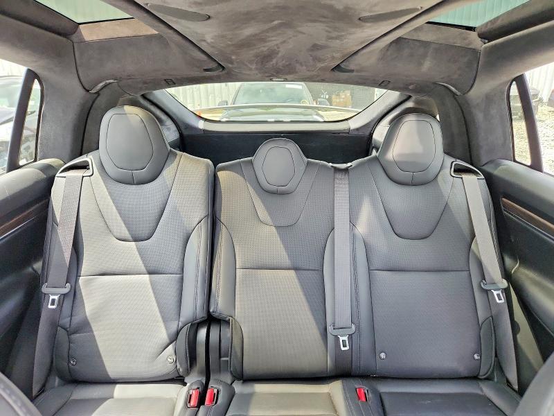 2023 TESLA MODEL X — Фото 10 из 13