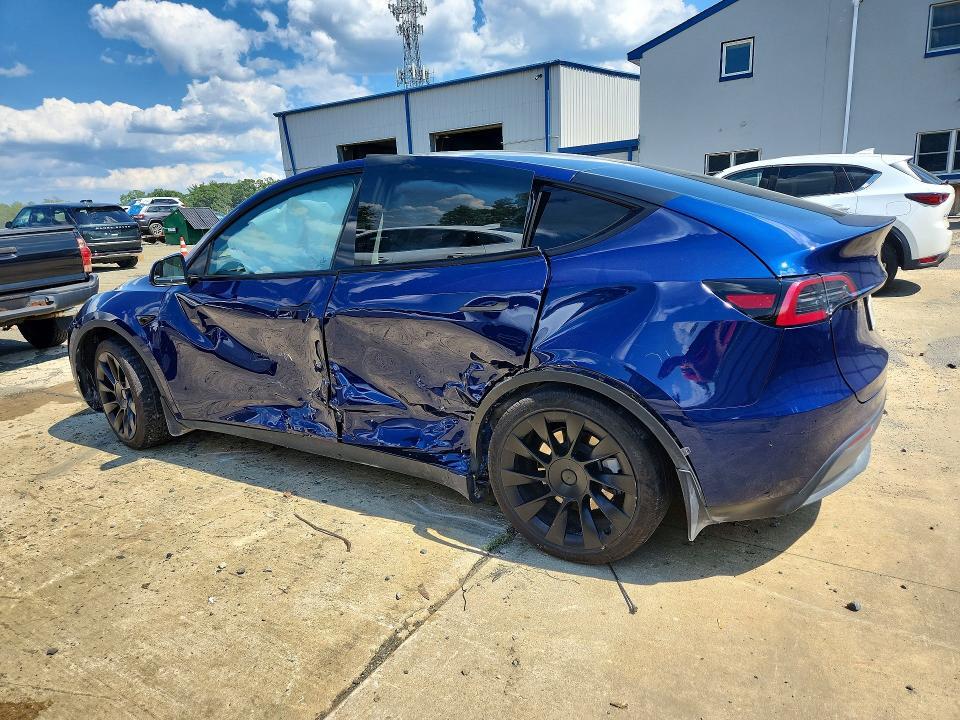 2023 TESLA MODEL Y — Фото 2 из 12