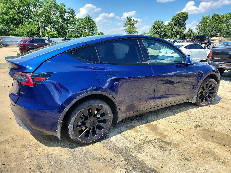 2023 TESLA MODEL Y — Фото 3 из 12
