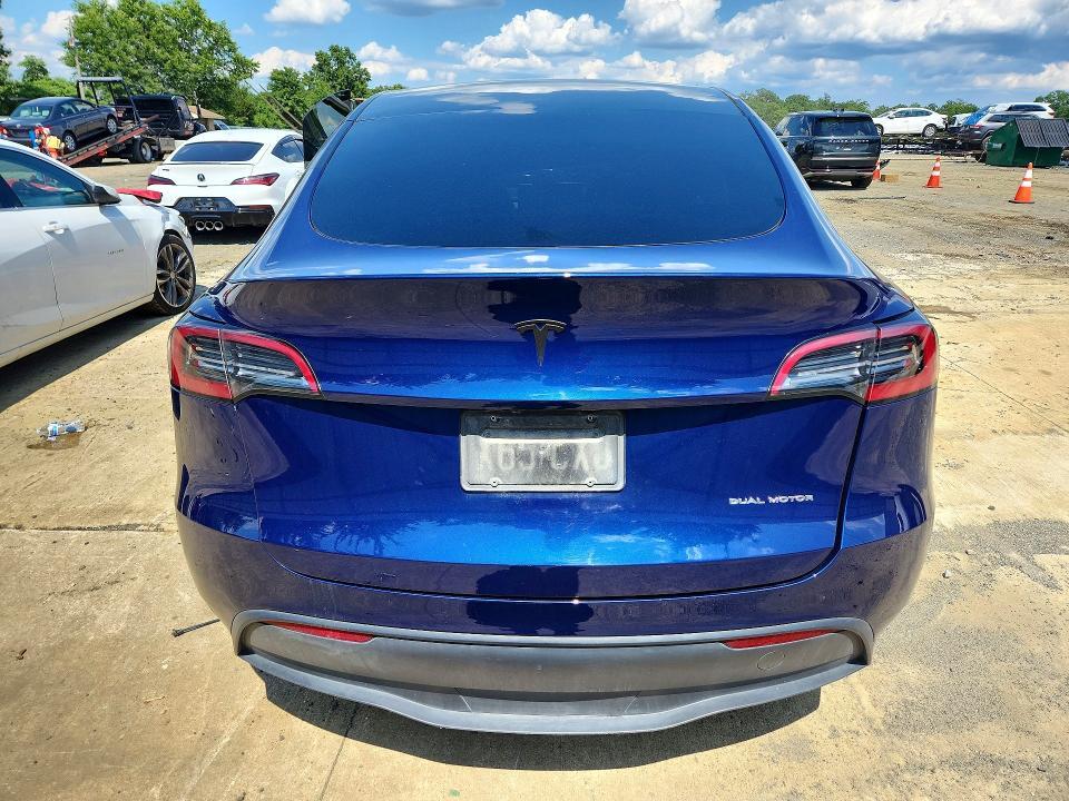 2023 TESLA MODEL Y — Фото 6 из 12