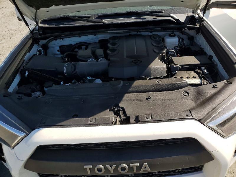 2023 TOYOTA 4RUNNER SR5 PREMIUM — Фото 12 из 13