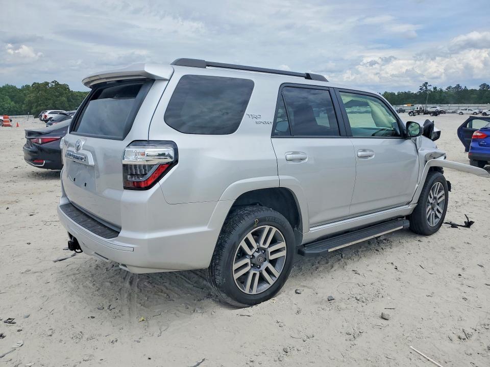 2023 TOYOTA 4RUNNER TRD SPORT — Фото 3 из 13