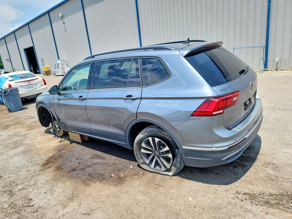 2023 VOLKSWAGEN TIGUAN S — Фото 2 из 13
