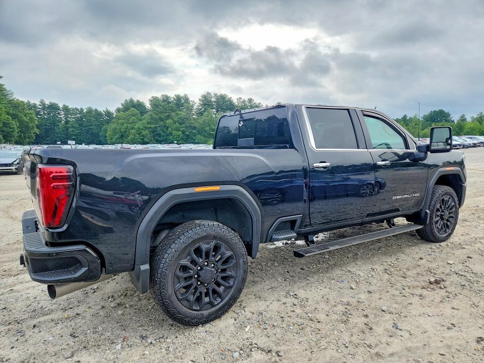 2024 GMC SIERRA K2500 DENALI — Фото 3 из 12