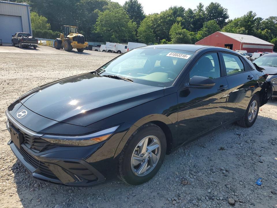 2024 HYUNDAI ELANTRA SE
