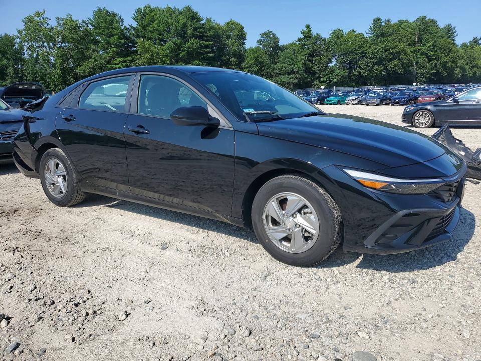 2024 HYUNDAI ELANTRA SE — Фото 4 из 12